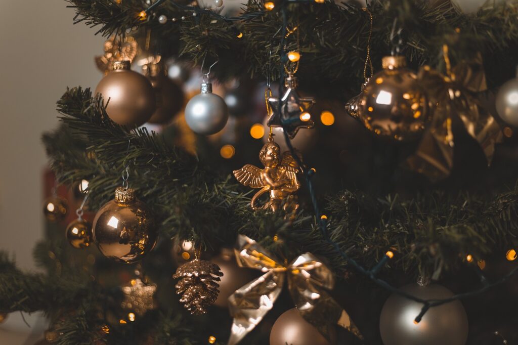 Store Christmas Decorations