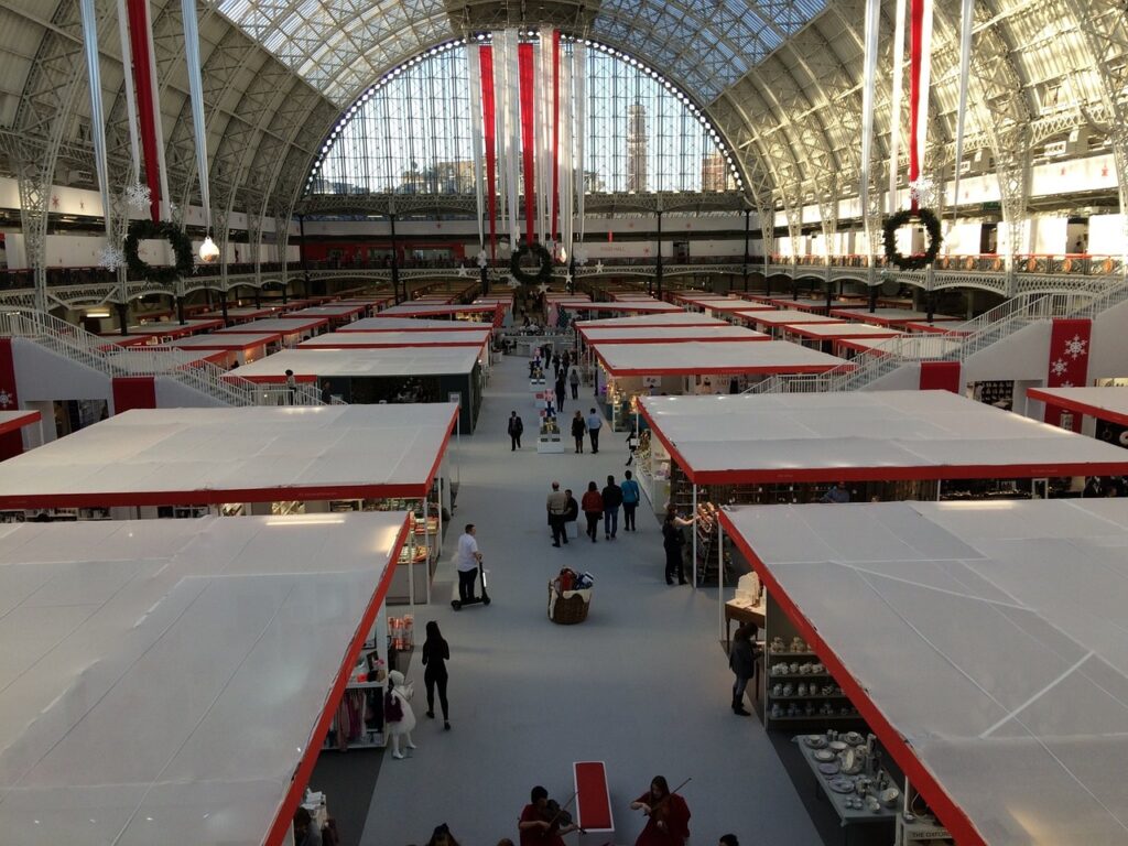 How to Design a Custom Trade Show Booth in 2024