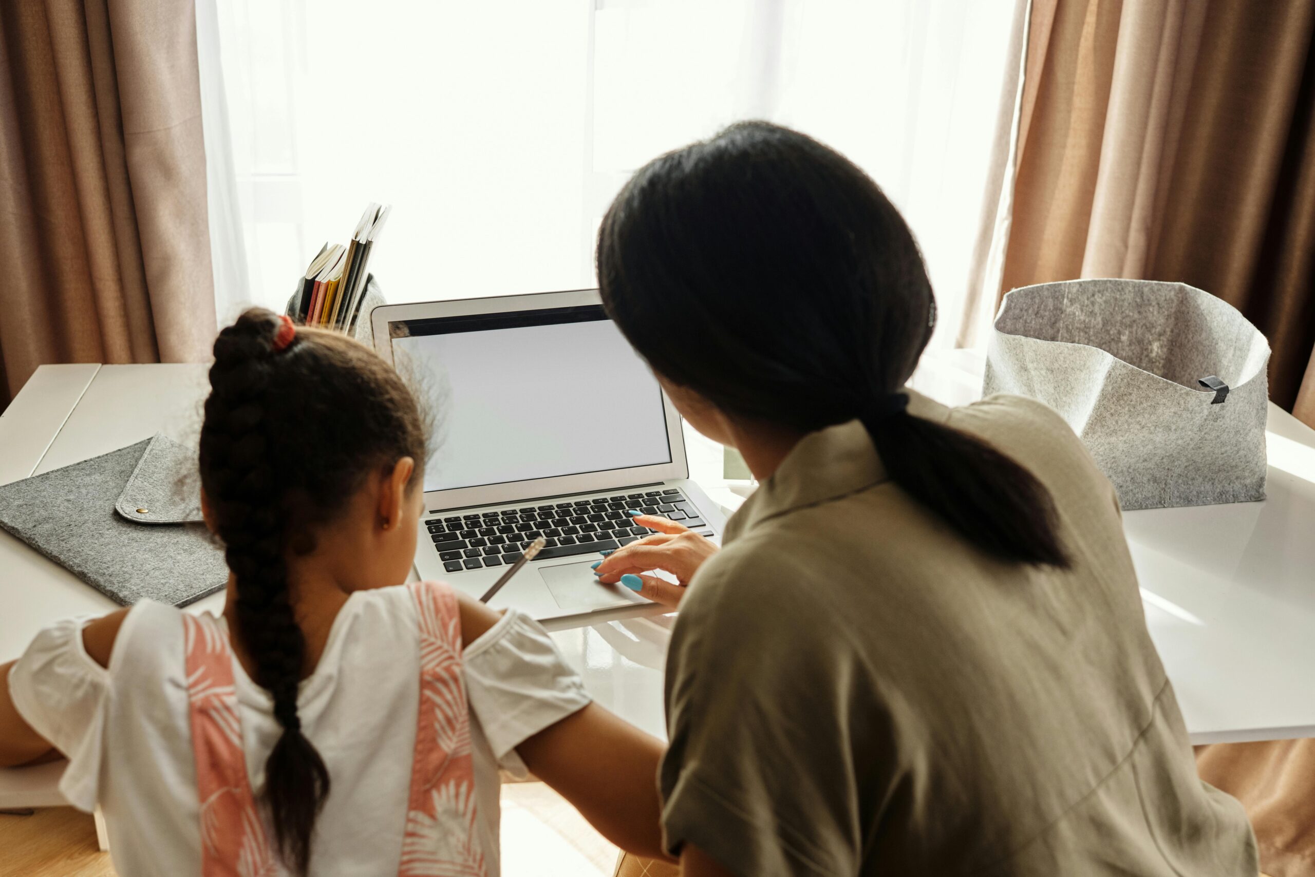 https://www.bumpandbeyondblog.co.uk/team-working